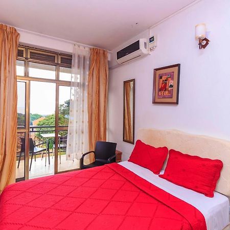 Frontiers Hotel Entebbe Buitenkant foto