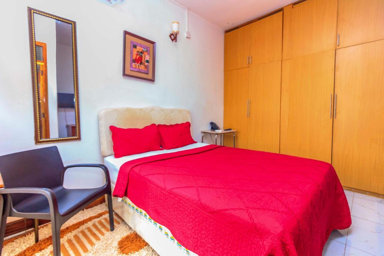 Frontiers Hotel Entebbe Buitenkant foto