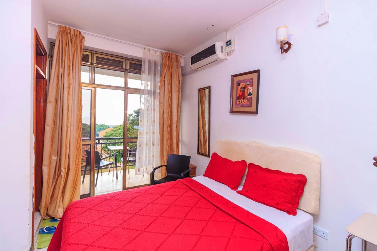 Frontiers Hotel Entebbe Buitenkant foto