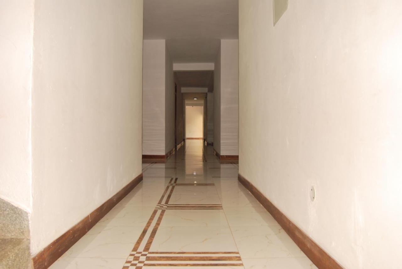 Frontiers Hotel Entebbe Buitenkant foto