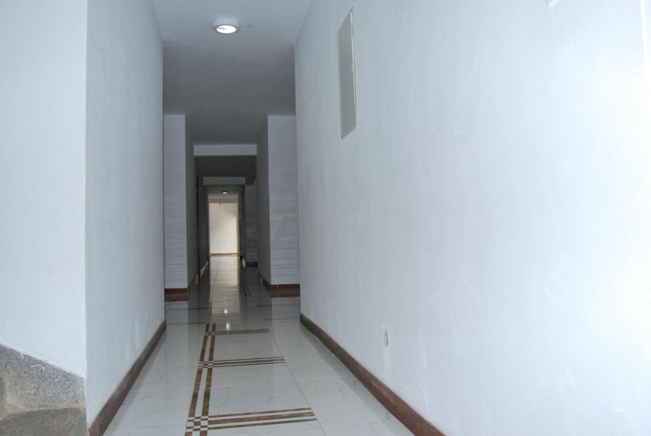 Frontiers Hotel Entebbe Buitenkant foto