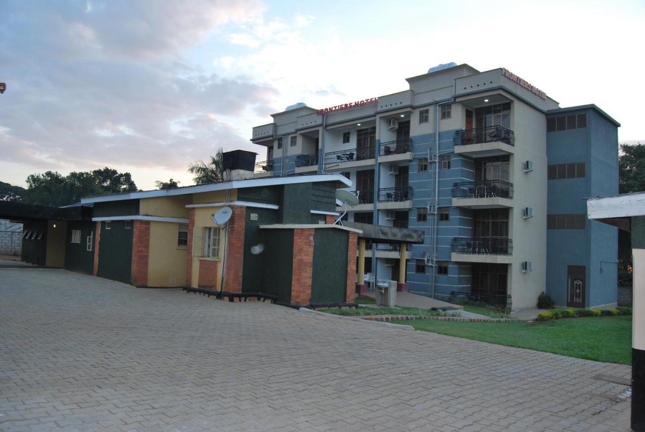 Frontiers Hotel Entebbe Buitenkant foto