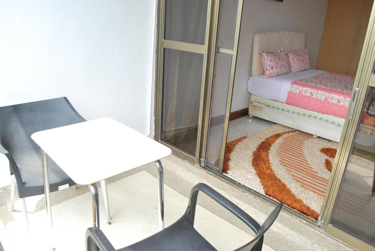 Frontiers Hotel Entebbe Buitenkant foto