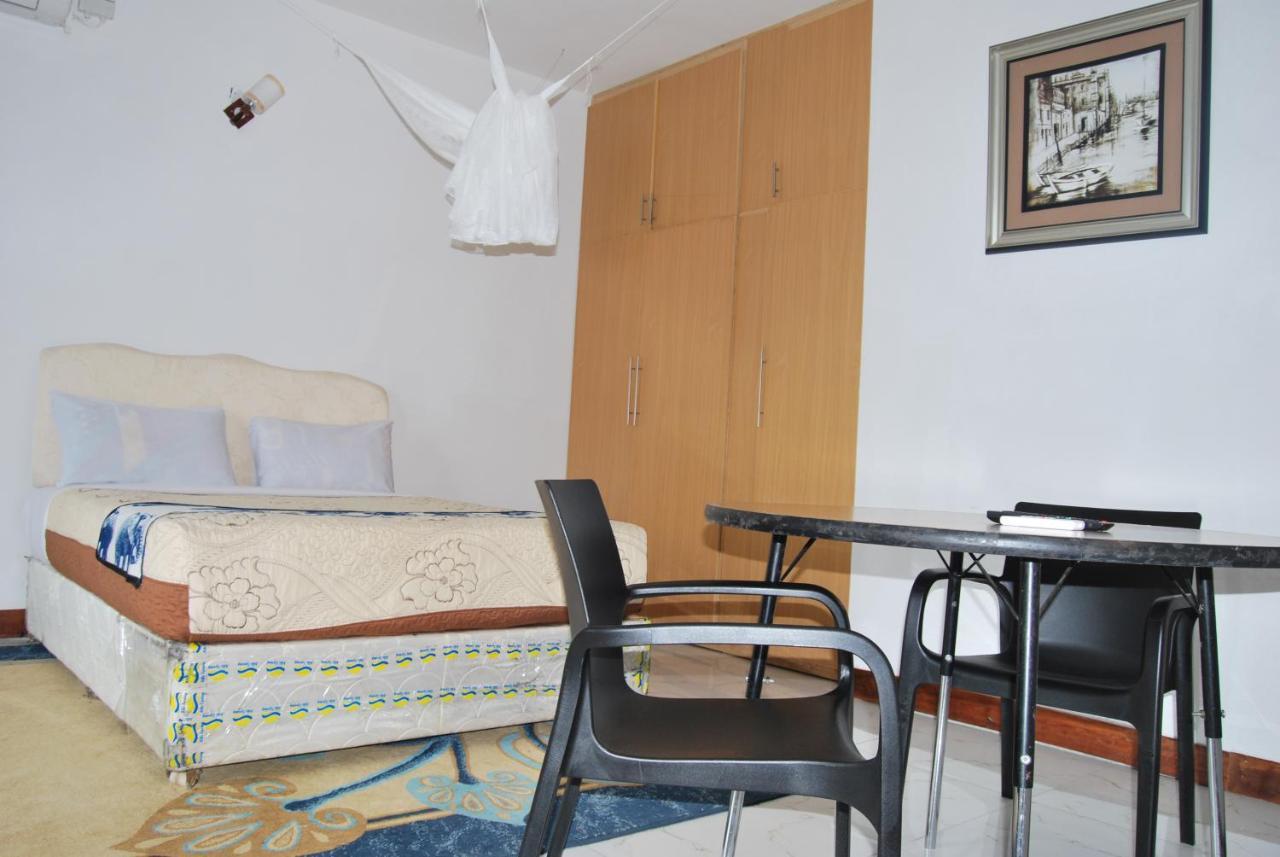 Frontiers Hotel Entebbe Buitenkant foto