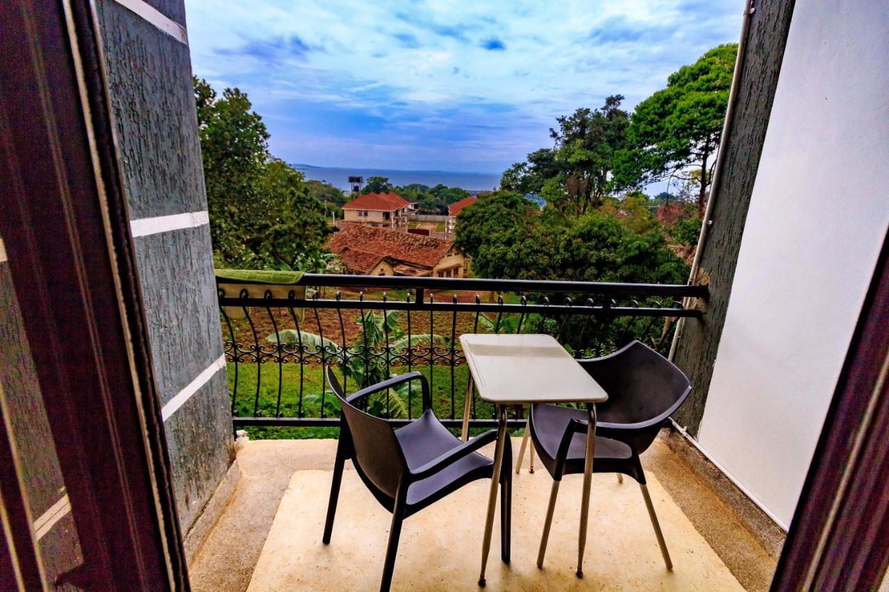 Frontiers Hotel Entebbe Buitenkant foto