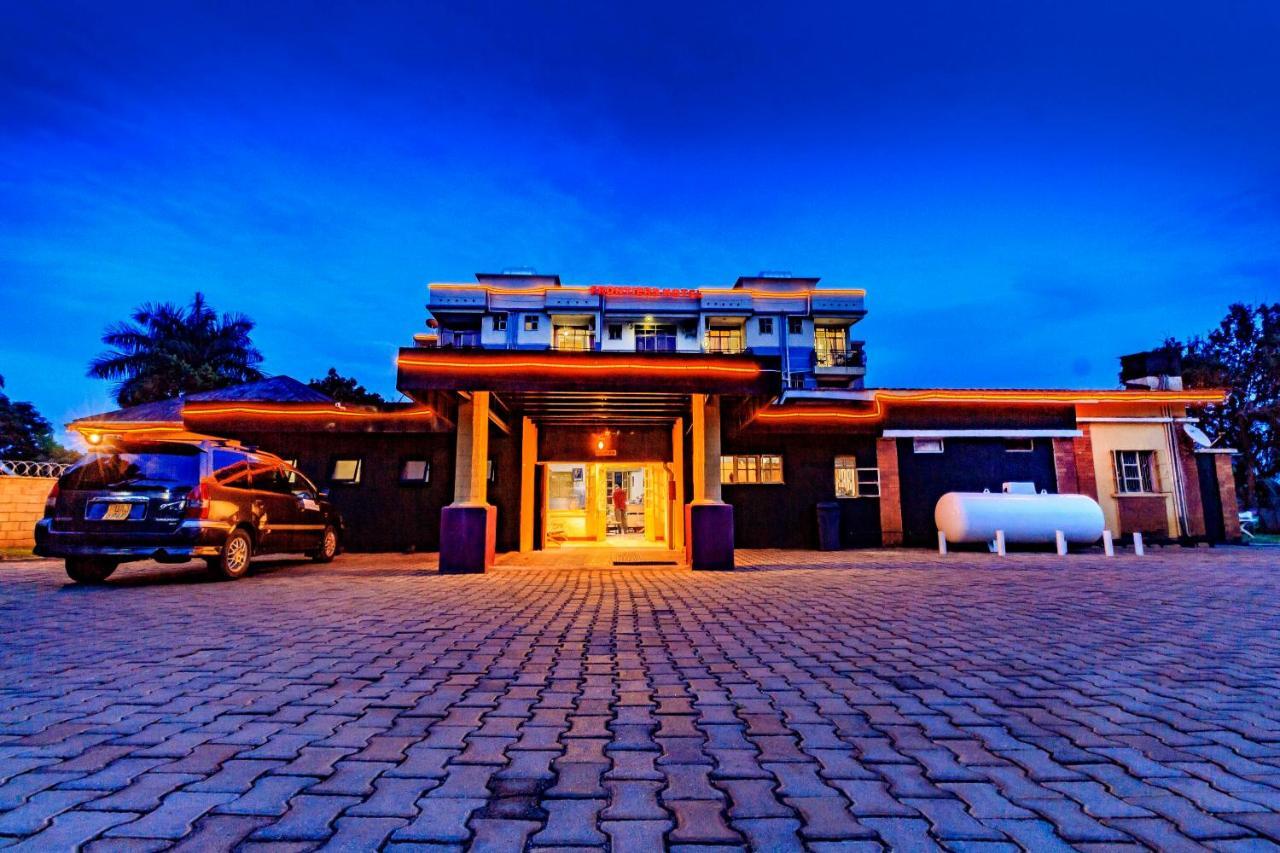 Frontiers Hotel Entebbe Buitenkant foto