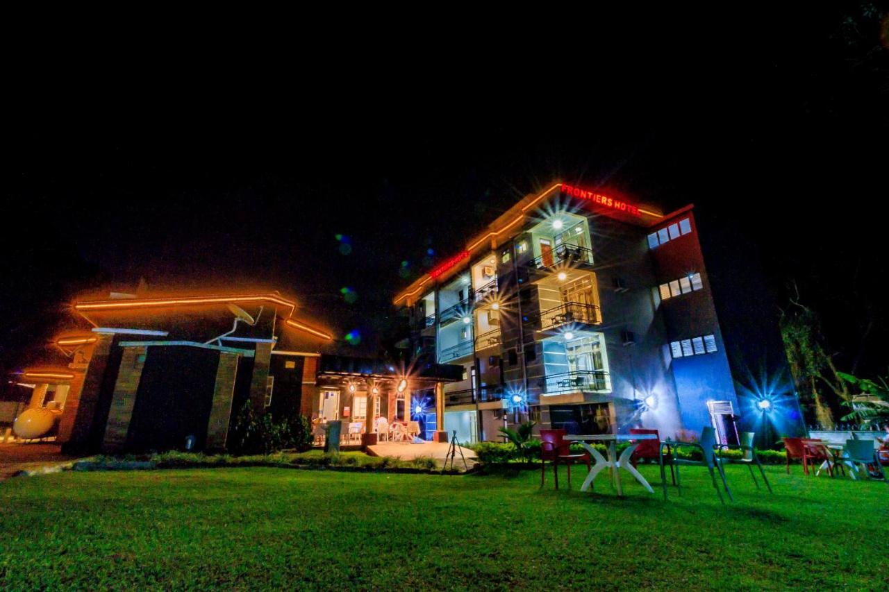 Frontiers Hotel Entebbe Buitenkant foto