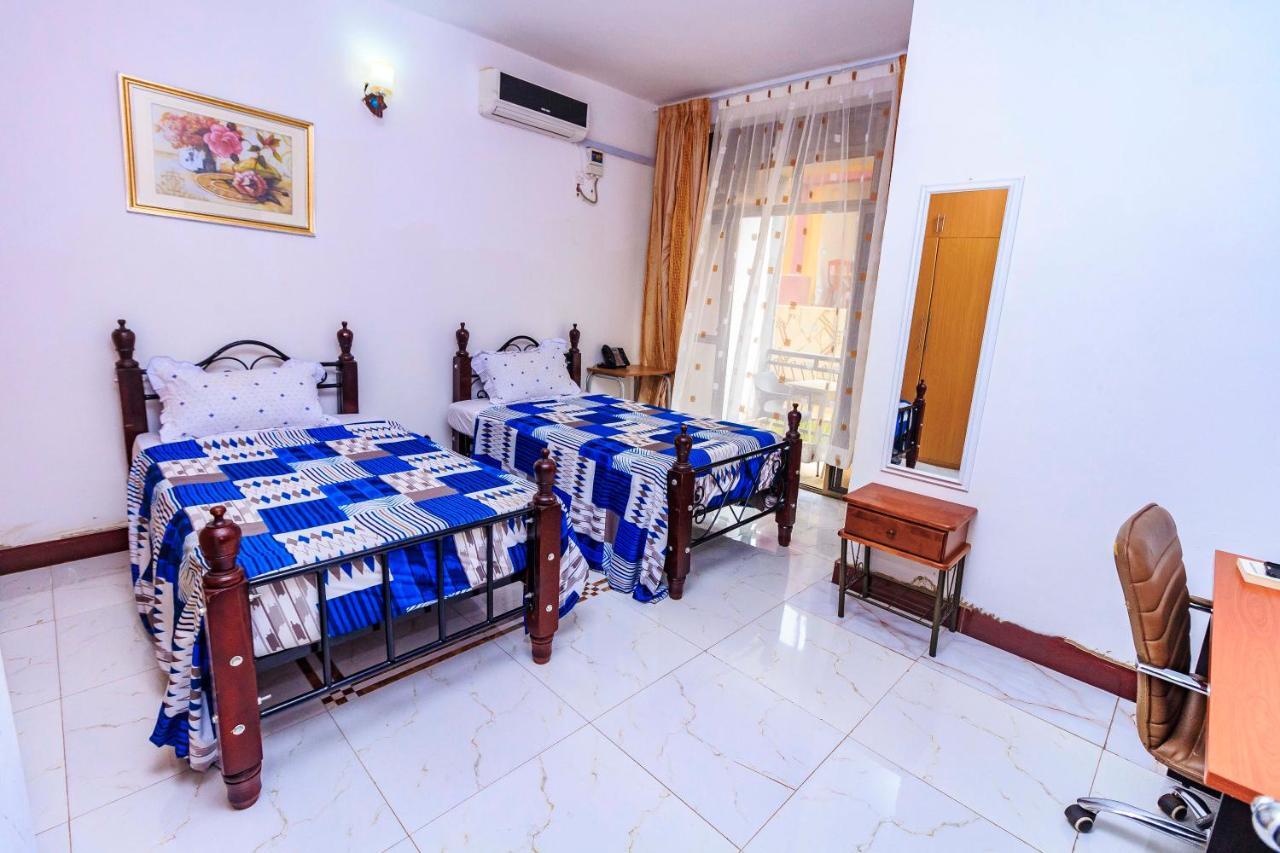 Frontiers Hotel Entebbe Buitenkant foto