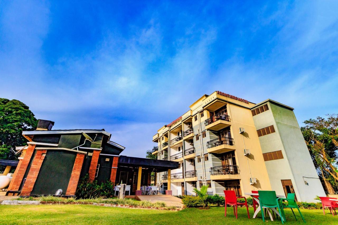 Frontiers Hotel Entebbe Buitenkant foto