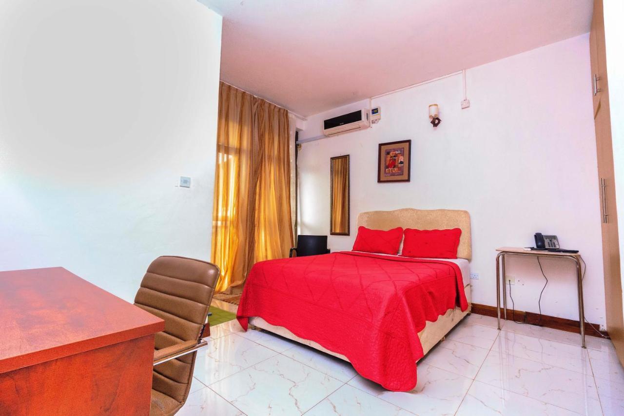 Frontiers Hotel Entebbe Buitenkant foto